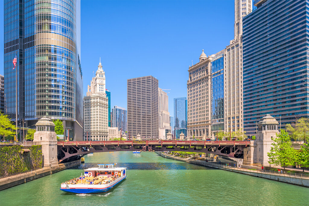 Boat tour in the Chicago spring